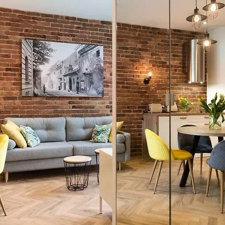 Apartment Stary Go